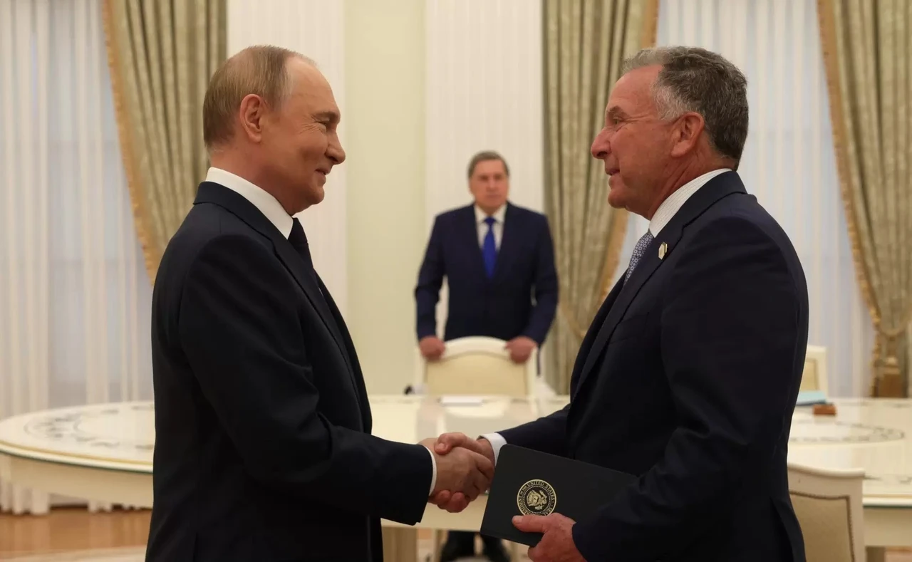 Юрій Вікторович Ушаков – дипломат, кар'єра якого пов'язує епохи